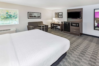 Deluxe Room, 1 King Bed, Non Smoking (Deluxe Executive Room)