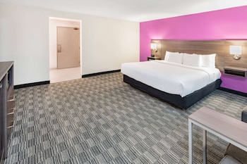 Deluxe Room, 1 King Bed, Non Smoking (Deluxe Executive Room)