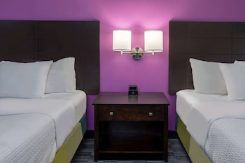 Deluxe Room, 2 Double Beds, Non Smoking