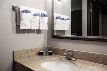 Suite, Multiple Beds (Triple Queen)