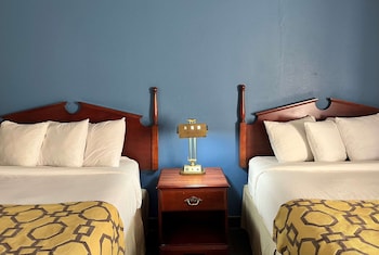 Room, 2 Queen Beds, Non Smoking