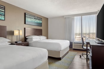 Room, 2 Queen Beds (Mobility/Hearing Access, Roll-in Shwr)
