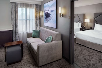Suite, Accessible, Non Smoking (Roll-in shower)