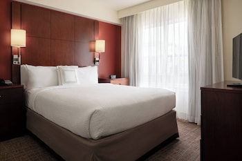 Suite, 2 Bedrooms (Mobility/Hearing Accessible, Tub)