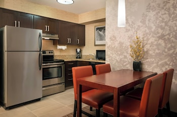 Suite, 2 Bedrooms (Mobility/Hearing Accessible, Tub)