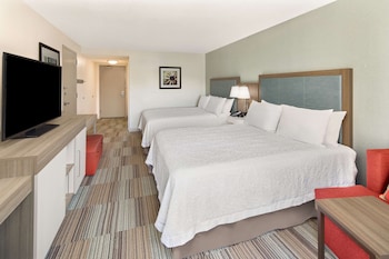 Standard room with two queen beds