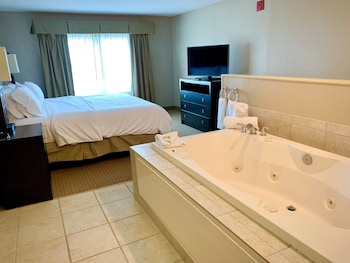 Suite, 1 King Bed with Sofa bed (Wet Bar)