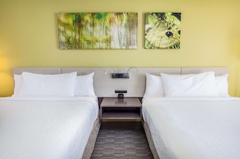 Room, 2 Queen Beds (Limited View)
