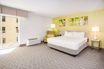 Deluxe Room, 1 King Bed, Beach View (Partial)