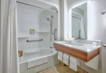Standard Room, 1 Queen Bed, Accessible (Wheelchair)