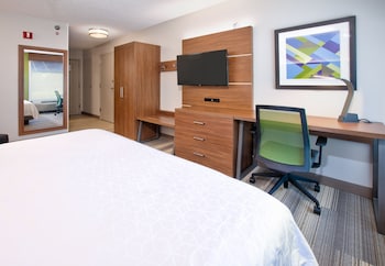 Standard Room, 1 Queen Bed, Accessible (Wheelchair)