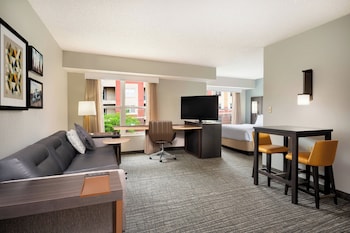 Studio, 1 Queen Bed with Sofa bed, Canal View