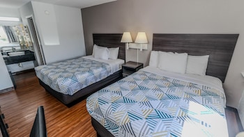 Standard Room, 2 Queen Beds, Non Smoking