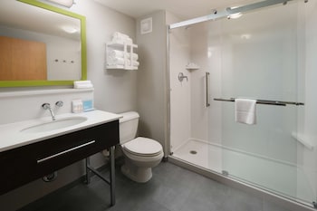 Standard 1 King w/ Rollin Shower, Hearing Acc.
