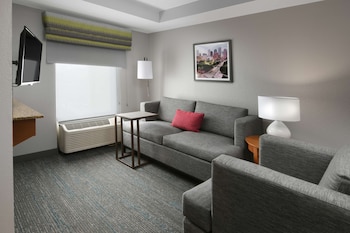 King Studio w/ Sofa Bed
