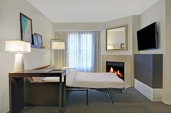 Suite, 2 Bedrooms, Fireplace