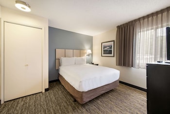 Suite, 2 Queen Beds (One Bedroom)