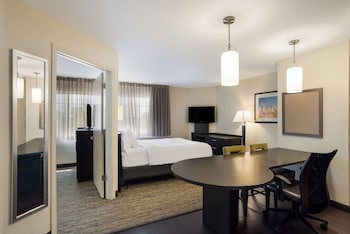 Suite, 2 Queen Beds (One Bedroom)