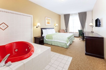 Deluxe Studio Suite, 1 King Bed, Non Smoking