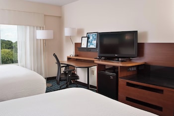 Room, 2 Queen Beds, Roll-in Shower