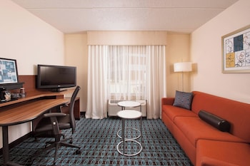 Room, 1 King Bed, Hearing Accessible (Roll-in Shower & Transfer Shower)