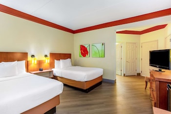 Room, 2 Double Beds, Accessible, Non Smoking (Mobility/Hearing, bathtub)