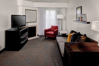 Suite, 1 Bedroom, Fireplace (Hearing Accessible)