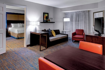 Suite, 1 Bedroom (Mobility/Hearing Accessible, Tub)