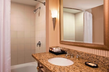 Deluxe Room, 1 King Bed