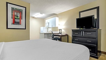 Standard Room, 1 Queen Bed, Non Smoking, Kitchen