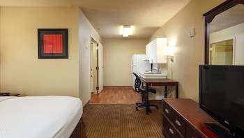 Standard Room, 1 Queen Bed, Accessible, Non Smoking (Kitchen)