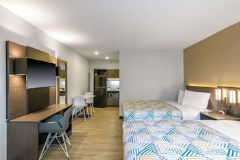 Standard Room, 2 Double Beds, Non Smoking, Kitchenette