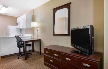 Studio, 1 Queen Bed, Non Smoking