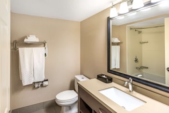 Standard Room, 2 Queen Beds, Non Smoking, Refrigerator