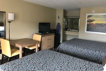Room, 2 Queen Beds, Smoking