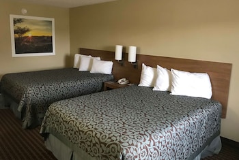 Room, 2 Queen Beds, Smoking