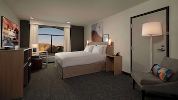 Room, 1 King Bed, Accessible (3x3 Shower)