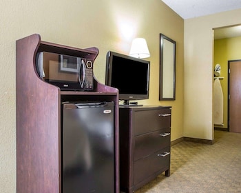 Standard Room, 2 Queen Beds, Non Smoking