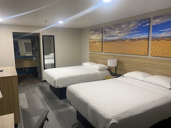 Room, 2 Queen Beds, Non Smoking