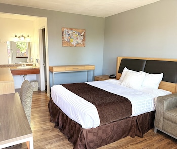 Room, 1 Queen Bed, Mobility Accessible, Non Smoking (Bathtub W/grab Bars)
