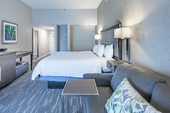 Suite, 1 King Bed, Non Smoking