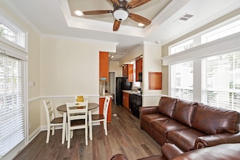 Elite Cottage, 2 Bedrooms (Linens Included)