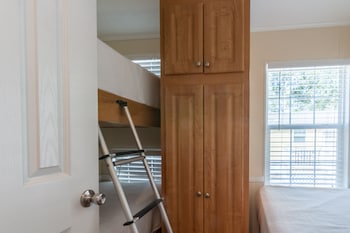 Premium Cottage, 2 Bedrooms (Pets Allowed, Linens Include)