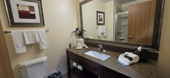 Double Room Single Use, 2 Queen Beds, Microwave