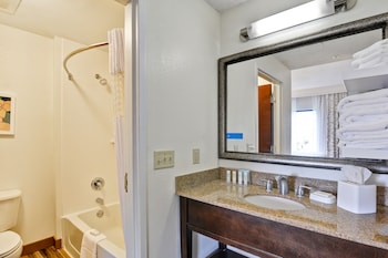Deluxe Room, 1 King Bed, Non Smoking