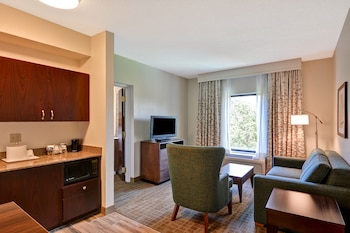 Suite, 1 King Bed, Accessible (Hearing)