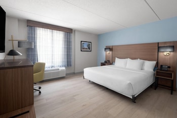 Deluxe Room, 1 King Bed, Accessible, Non Smoking