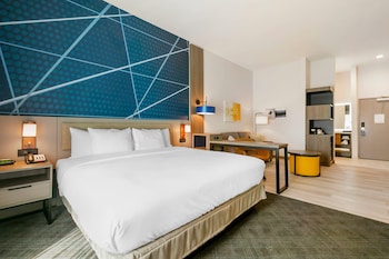 Suite, Non Smoking (1 King Bed, 1 Double Bed)