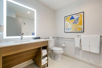 Room, 2 Queen Beds, Accessible, Non Smoking