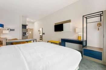 Suite, Non Smoking (1 King Bed, 1 Double Bed)